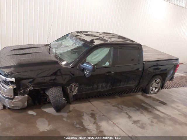 12593965 :رقم المزاد ، 3GCUKREC2HG217768 vin ، 2017 Chevrolet Silverado 1500 1lt مزاد بيع