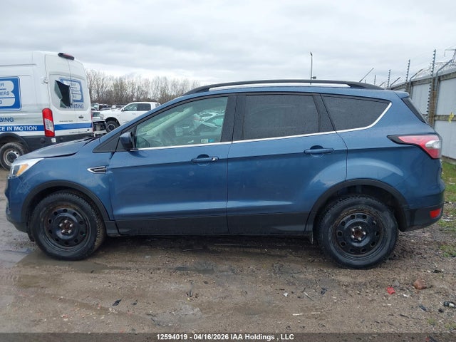 1FMCU0GD9JUC52913 Ford ESCAPE SE