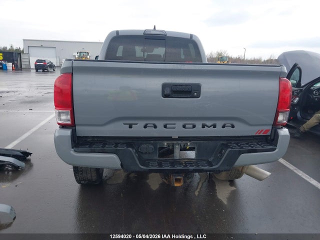 Auction sale of the 2018 Toyota Tacoma, vin: 5TFDZ5BN2JX037072, lot number: 12594020