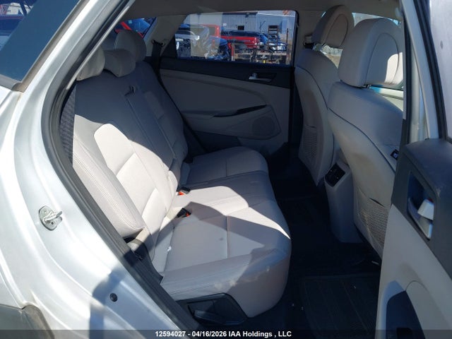 KM8J2CA43HU558216 Hyundai Tucson
