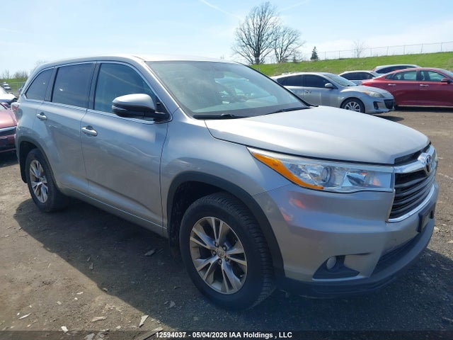 5TDBKRFHXFS114016 Toyota Highlander Le
