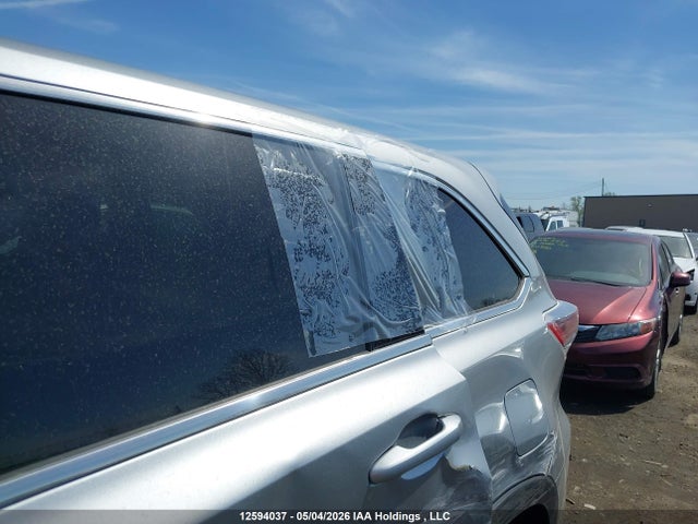 5TDBKRFHXFS114016 Toyota Highlander Le