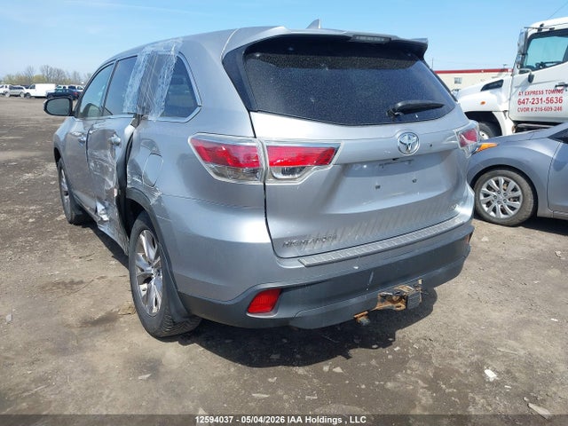 5TDBKRFHXFS114016 Toyota Highlander Le