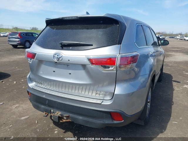 5TDBKRFHXFS114016 Toyota Highlander Le