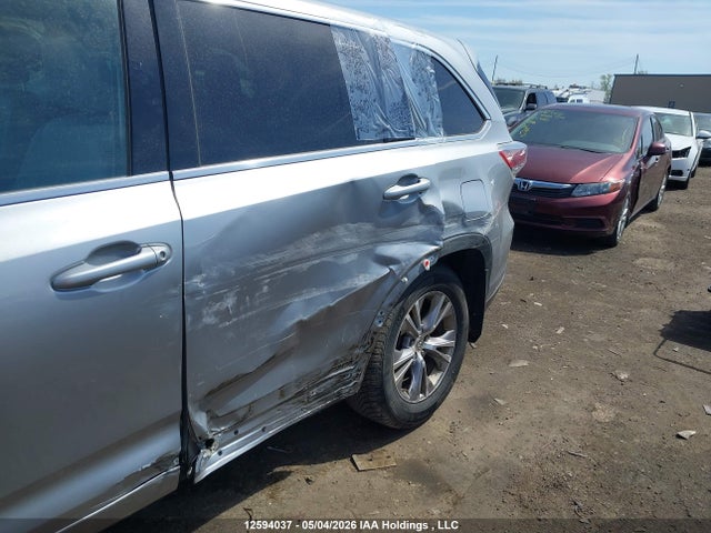 5TDBKRFHXFS114016 Toyota Highlander Le