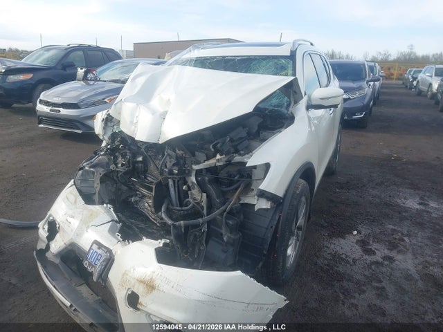 2015 Nissan Rogue მანქანა იყიდება აუქციონზე, vin: 5N1AT2MV3FC916087, აუქციონის ნომერი: 12594045