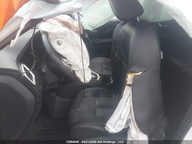 2015 Nissan Rogue მანქანა იყიდება აუქციონზე, vin: 5N1AT2MV3FC916087, აუქციონის ნომერი: 12594045