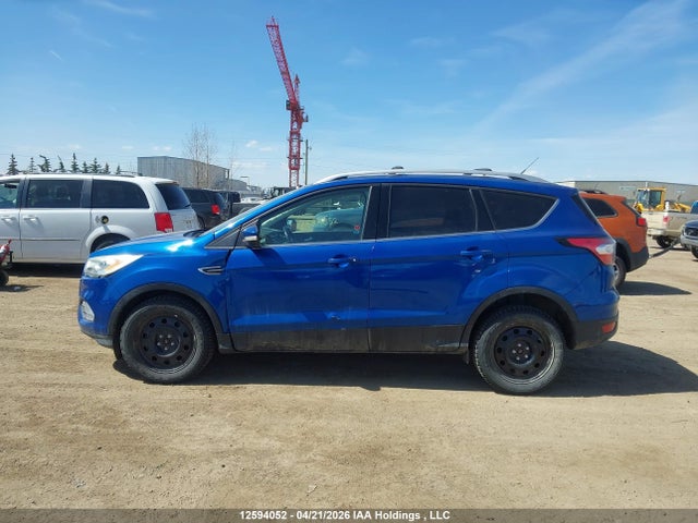 1FMCU9J95HUE80300 Ford Escape Titanium