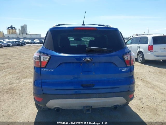 1FMCU9J95HUE80300 Ford Escape Titanium