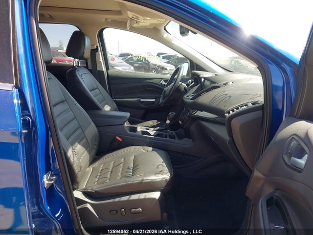 1FMCU9J95HUE80300 Ford Escape Titanium