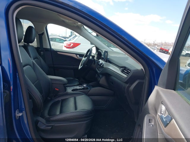 1FMCU0KZ4NUB23115 Ford ESCAPE SEL