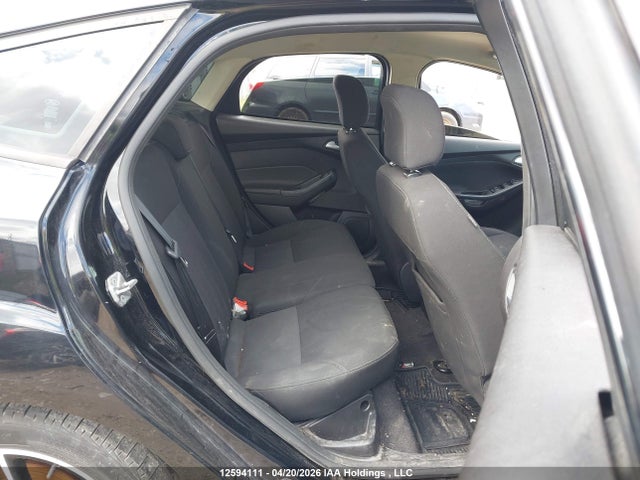 1FADP3K2XHL265831 Ford FOCUS SE