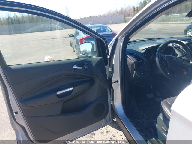 Продажа на аукционе авто 2017 Ford Escape Titanium, vin: 1FMCU9J95HUB06785, номер лота: 12594136