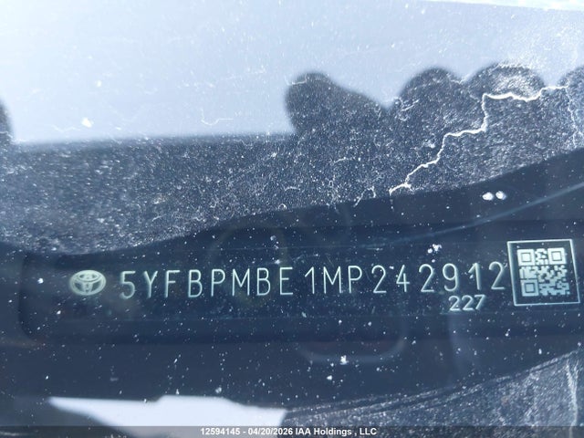 12594145 :رقم المزاد ، 5YFBPMBE1MP242912 vin ، 2021 Toyota Corolla مزاد بيع