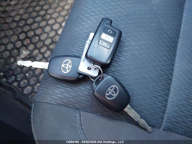 2T1BURHE2HC889919 Toyota COROLLA LE