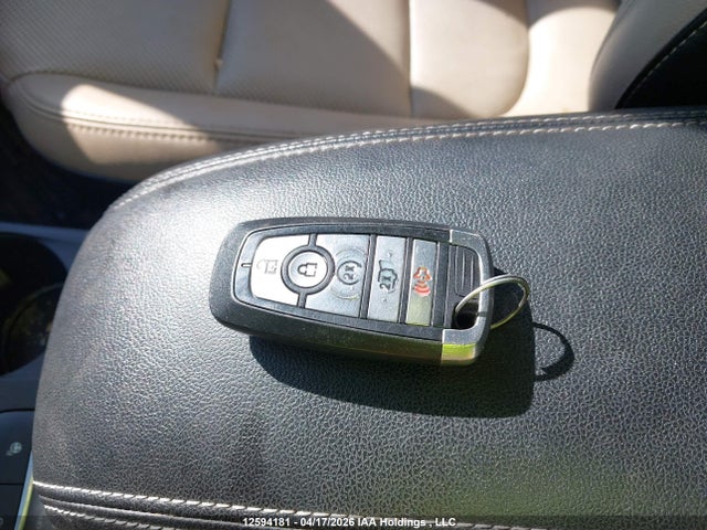 1FMCU9J93MUB35440 Ford Escape Titanium