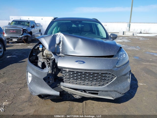 1FMCU9J93MUB35440 Ford Escape Titanium