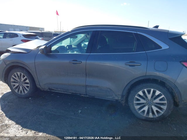 1FMCU9J93MUB35440 Ford Escape Titanium
