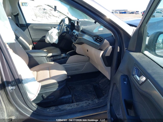 1FMCU9J93MUB35440 Ford Escape Titanium