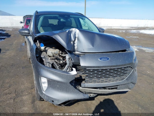 1FMCU9J93MUB35440 Ford Escape Titanium