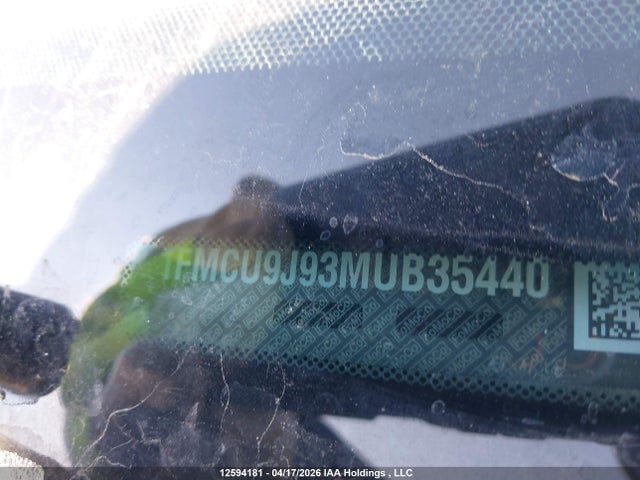 1FMCU9J93MUB35440 Ford Escape Titanium