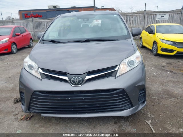 2020 Toyota Sienna Le მანქანა იყიდება აუქციონზე, vin: 5TDKZ3DC9LS056699, აუქციონის ნომერი: 12594196