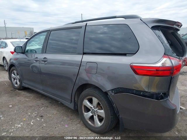 2020 Toyota Sienna Le მანქანა იყიდება აუქციონზე, vin: 5TDKZ3DC9LS056699, აუქციონის ნომერი: 12594196
