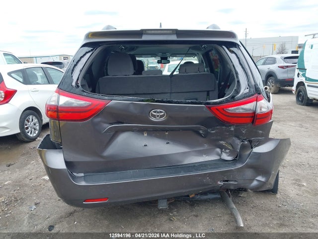 2020 Toyota Sienna Le მანქანა იყიდება აუქციონზე, vin: 5TDKZ3DC9LS056699, აუქციონის ნომერი: 12594196