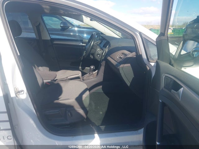 3VW217AU8FM059641 Volkswagen Golf