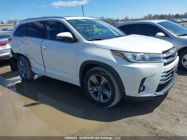 Toyota Highlander Limited 2019 5TDDZRFH6KS994131 Image 16