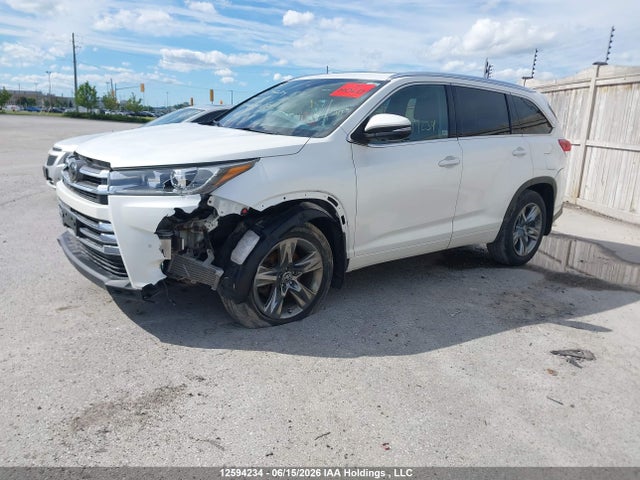 Toyota Highlander Limited 2019 5TDDZRFH6KS994131 Image 2