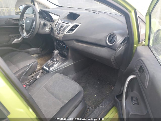 12594242 :رقم المزاد ، 3FADP4BJ2DM157516 vin ، 2013 Ford Fiesta Se مزاد بيع