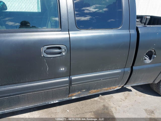 2004 Chevrolet Silverado 1500 Ls მანქანა იყიდება აუქციონზე, vin: 2GCEC19V741174191, აუქციონის ნომერი: 12594271