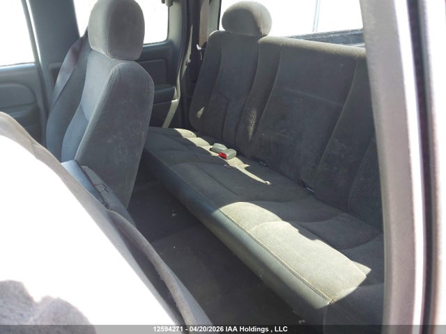 2004 Chevrolet Silverado 1500 Ls მანქანა იყიდება აუქციონზე, vin: 2GCEC19V741174191, აუქციონის ნომერი: 12594271