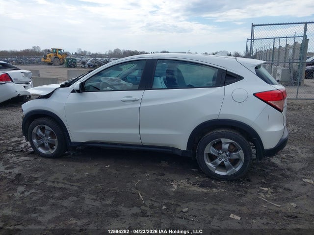 3CZRU6H33JM102155 Honda HR-V LX