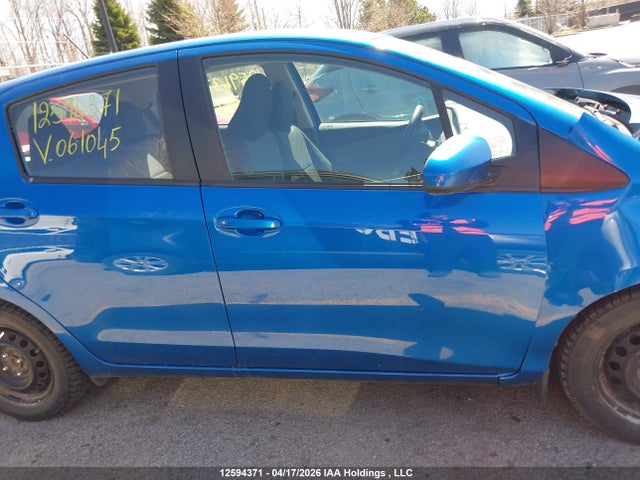 VNKKTUD37GA061045 Toyota Yaris L/le/se