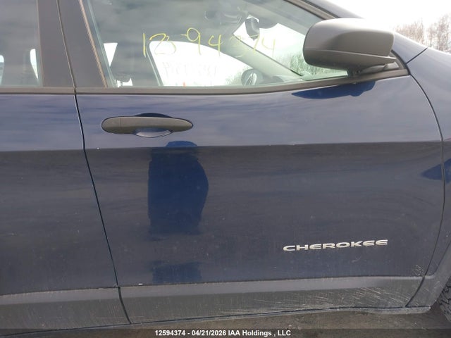 Продажа на аукционе авто 2015 Jeep Cherokee Sport, vin: 1C4PJMAS7FW685901, номер лота: 12594374