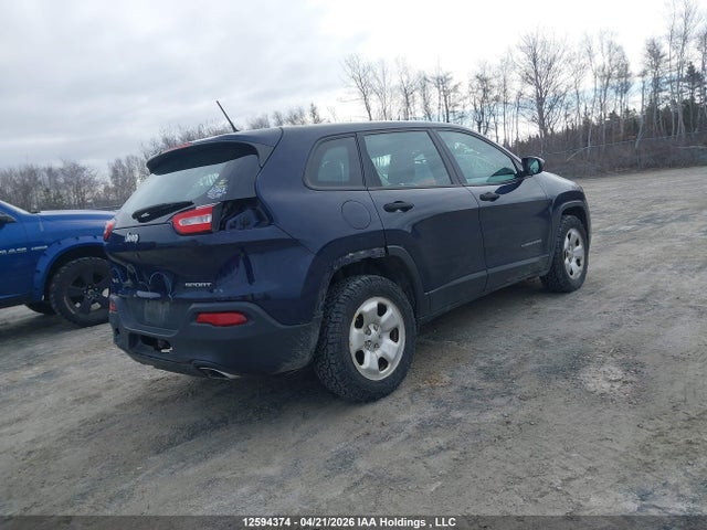 1C4PJMAS7FW685901 Jeep Cherokee Sport