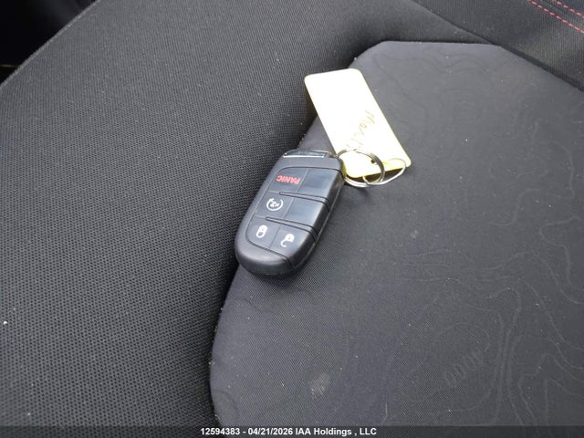 ZACCJBCTXGPE23992 Jeep Renegade