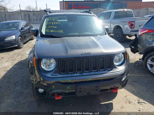 ZACCJBCTXGPE23992 Jeep Renegade