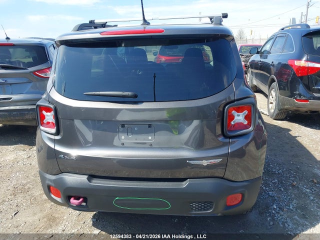 ZACCJBCTXGPE23992 Jeep Renegade