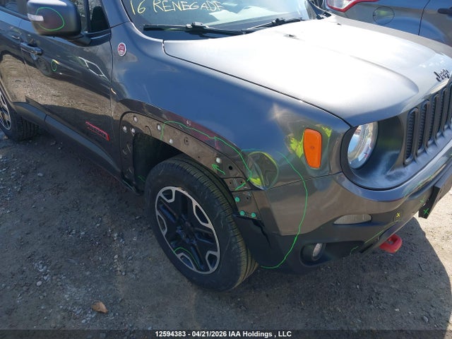 ZACCJBCTXGPE23992 Jeep Renegade