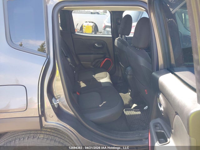 ZACCJBCTXGPE23992 Jeep Renegade