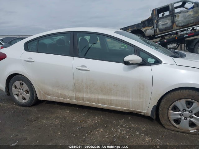 2017 Kia Forte მანქანა იყიდება აუქციონზე, vin: 3KPFK4A74HE073365, აუქციონის ნომერი: 12584051