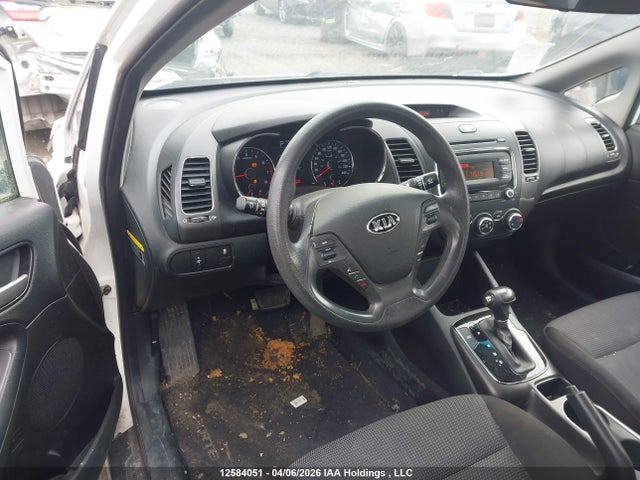 2017 Kia Forte მანქანა იყიდება აუქციონზე, vin: 3KPFK4A74HE073365, აუქციონის ნომერი: 12584051