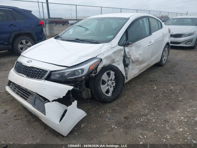 2017 Kia Forte მანქანა იყიდება აუქციონზე, vin: 3KPFK4A74HE073365, აუქციონის ნომერი: 12584051