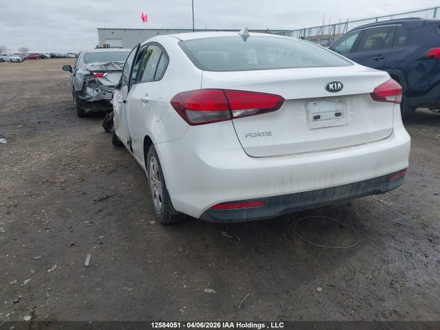 2017 Kia Forte მანქანა იყიდება აუქციონზე, vin: 3KPFK4A74HE073365, აუქციონის ნომერი: 12584051