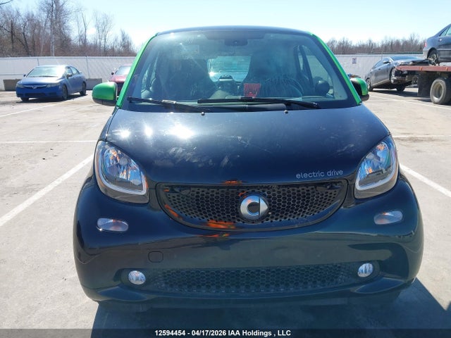 Продаж на аукціоні авто 2017 Smart Fortwo Electric Drive Passion, vin: WMEFJ9BA7HK236034, номер лоту: 12594454