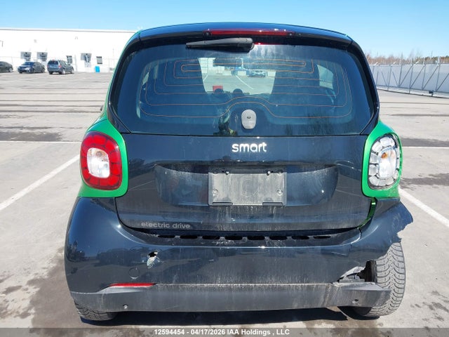 Продаж на аукціоні авто 2017 Smart Fortwo Electric Drive Passion, vin: WMEFJ9BA7HK236034, номер лоту: 12594454