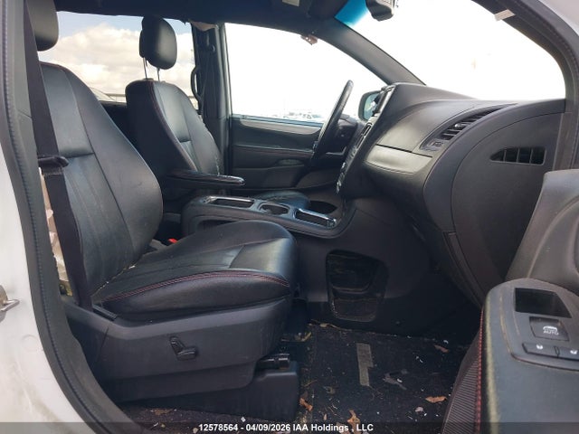 2C4RDGEG6HR700584 Dodge Grand Caravan Gt